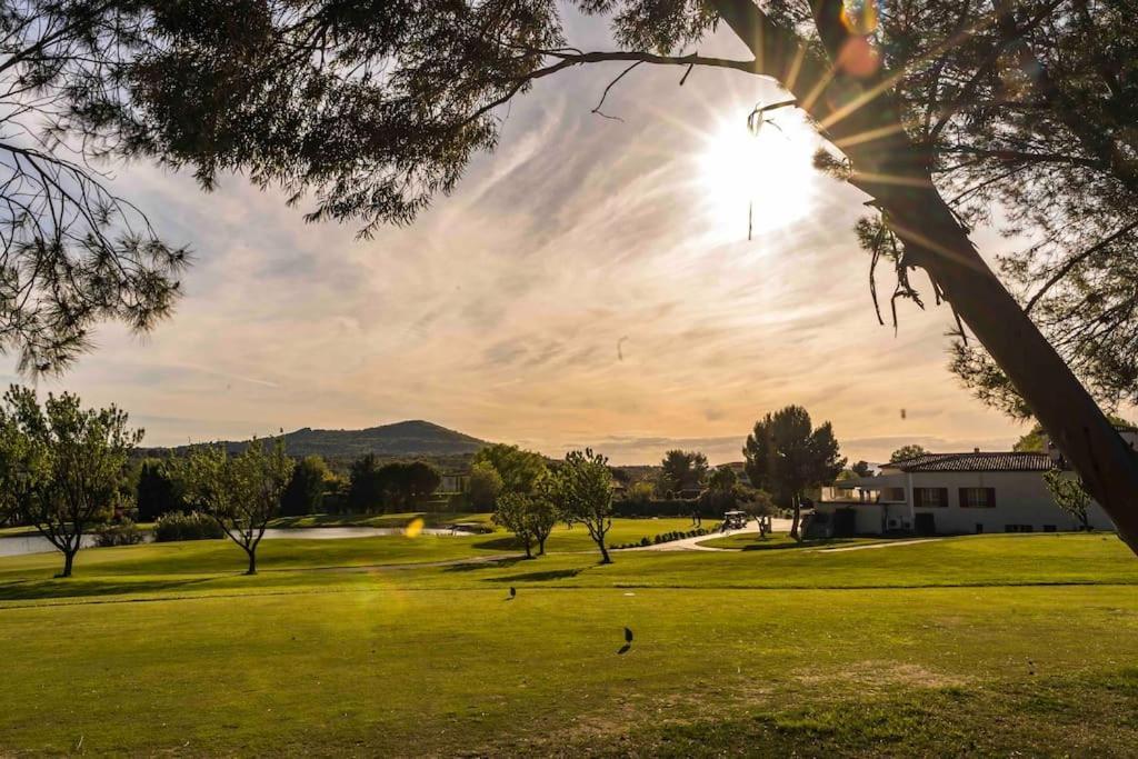 Magnifique Vue Lac Au Golf De Pont-Royal มัลล์มอร์ ภายนอก รูปภาพ